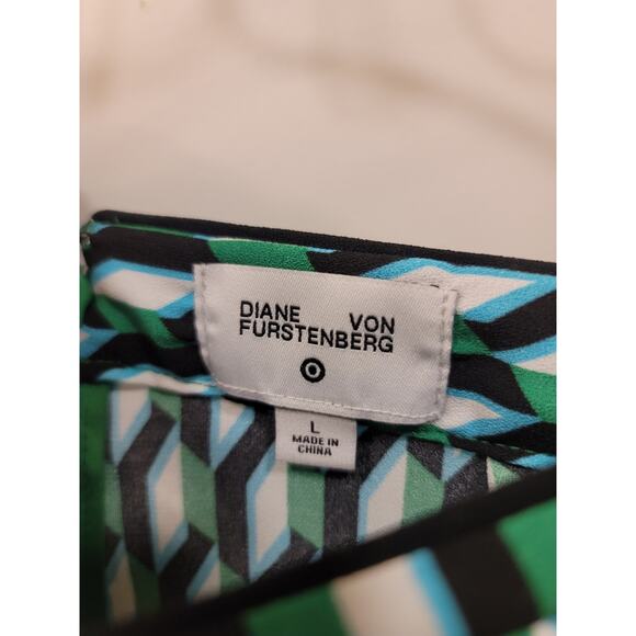 DVF Green Skort in Geometric Print - Picture 4 of 9